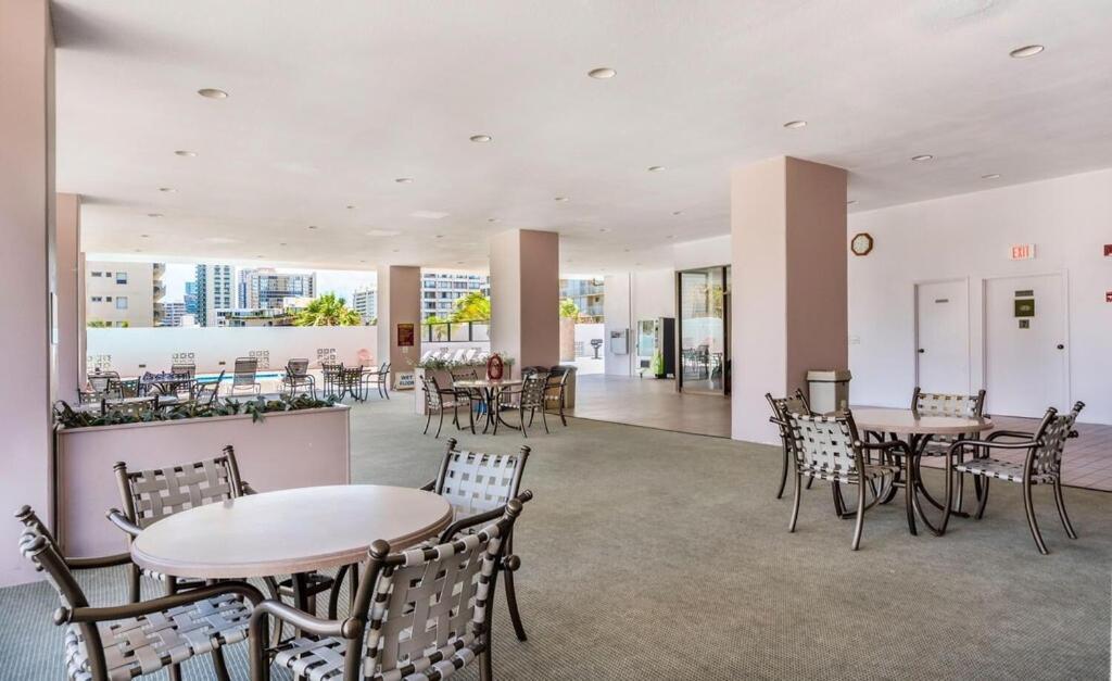 Royal Kuhio - Free Parking Included Honolulu Exterior photo